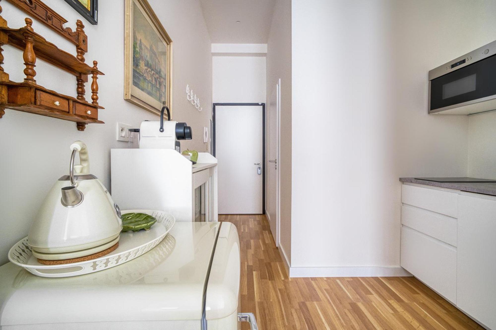 Apartament J3 *