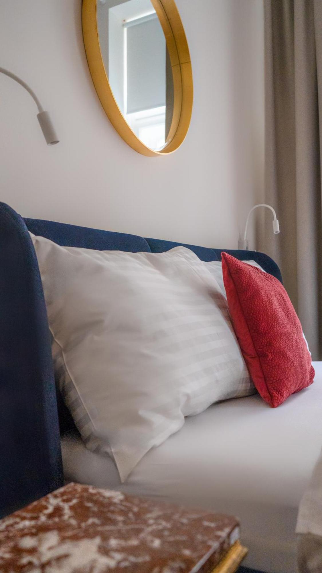 J3 Apartment *